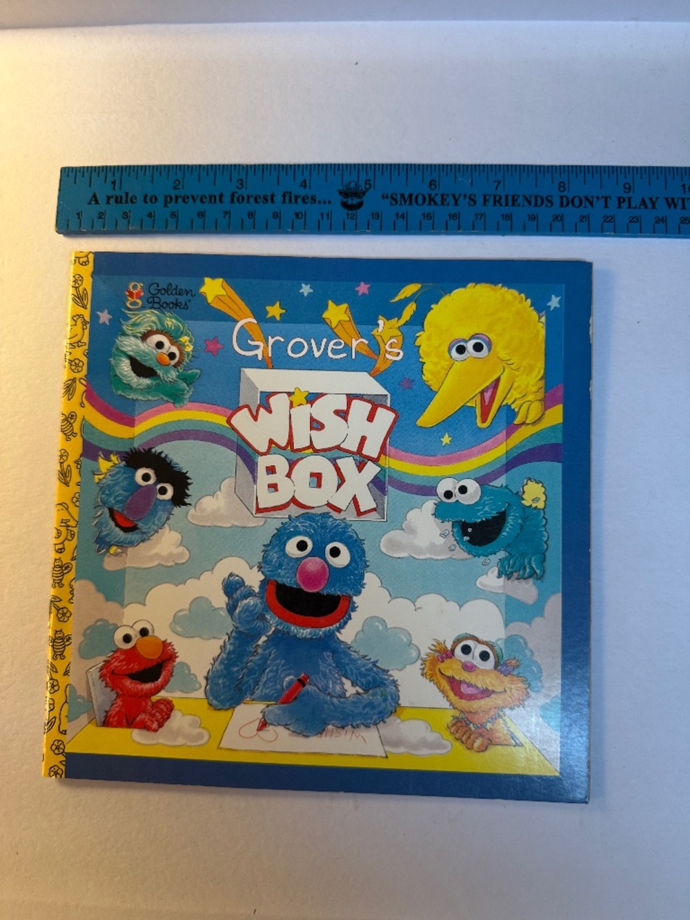 🎉vintage 1997 Sesame Street coloring book titled "Grover's Wish Box,"